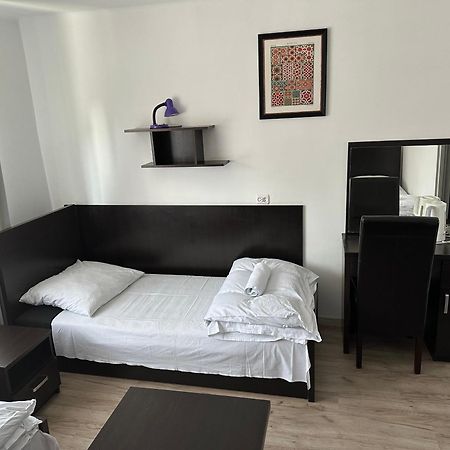 Dukat Hotell Horyniec Exteriör bild