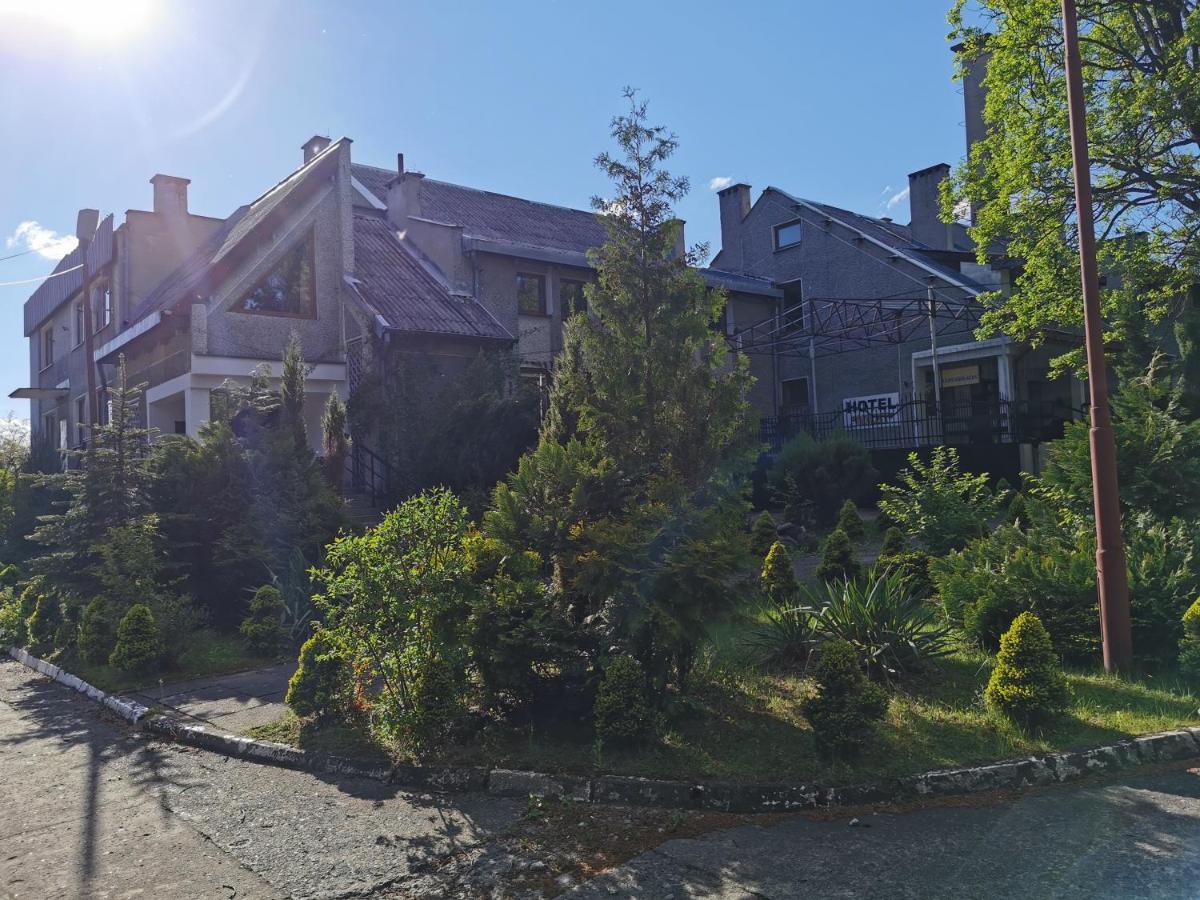 Dukat Hotell Horyniec Exteriör bild