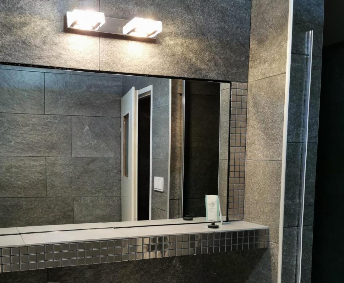 Dukat Hotell Horyniec Exteriör bild